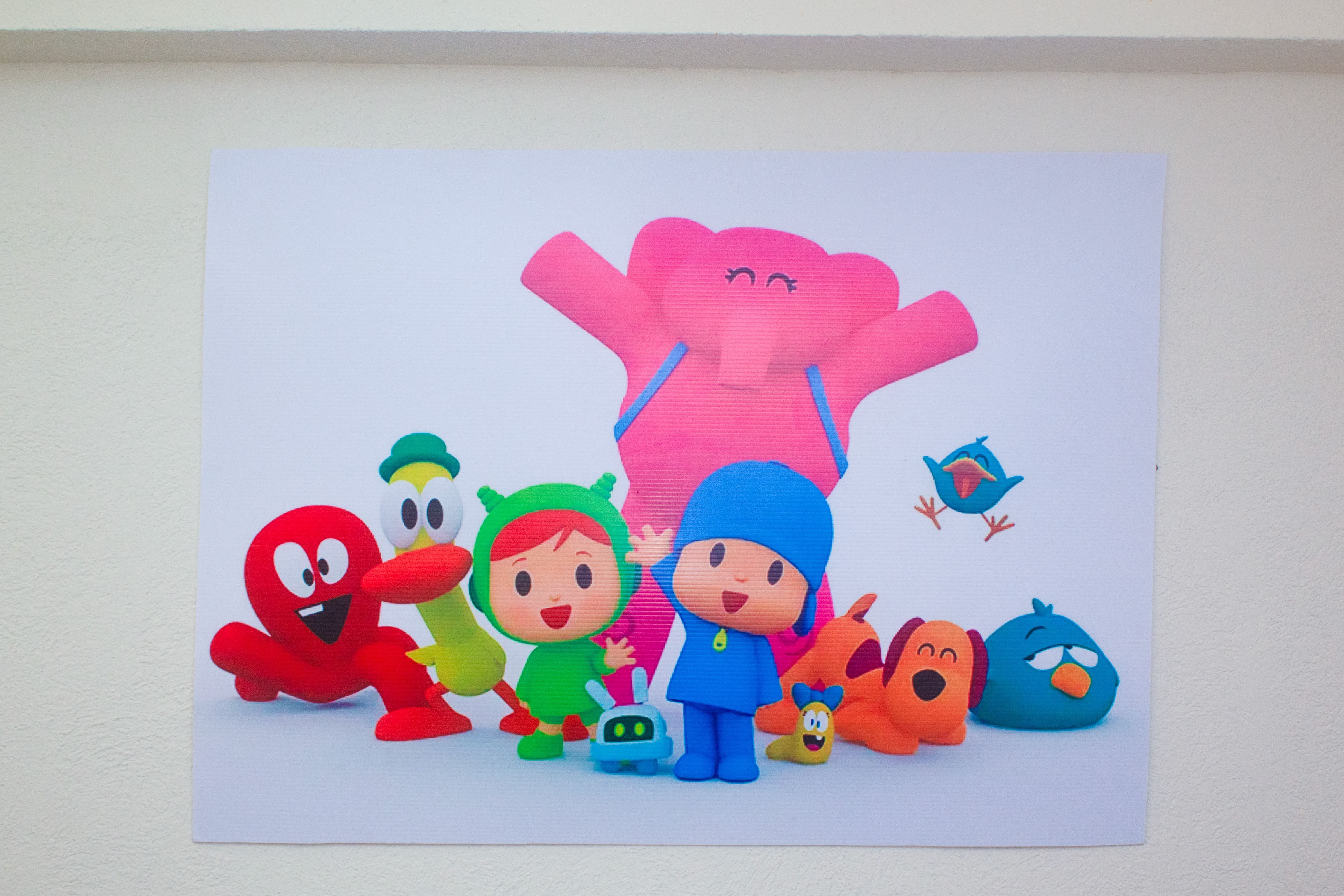 Área Administrativa Poster Pocoyo en área administrativa consultorio Dr. Uziel Márquez Urano Veracruz